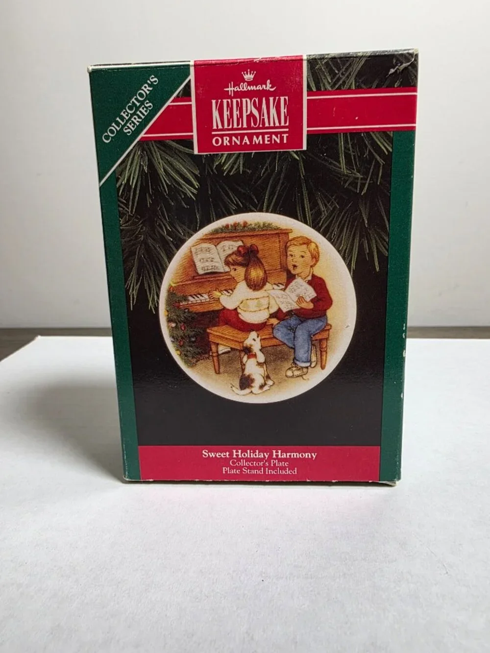 Sweet Holiday Harmony Vintage 1992 Hallmark Keepsake Ornament Collector's Plate